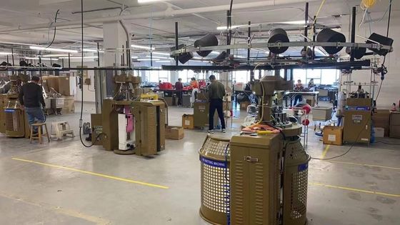 OPEKによる冬用アクセサリー用の完全にコンピュータ制御リブビーニット編み機