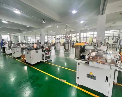 1.5KWOPEK-300HS 自動帽子縫製機 衣料店の編み帽子ヘッド
