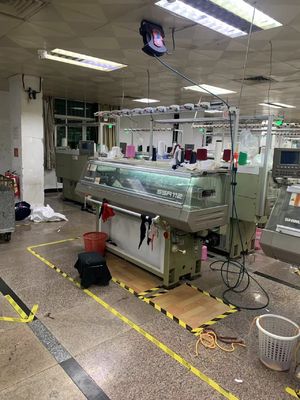 低保守コストとダブルキャリッジカラーのための80インチフラット編み機